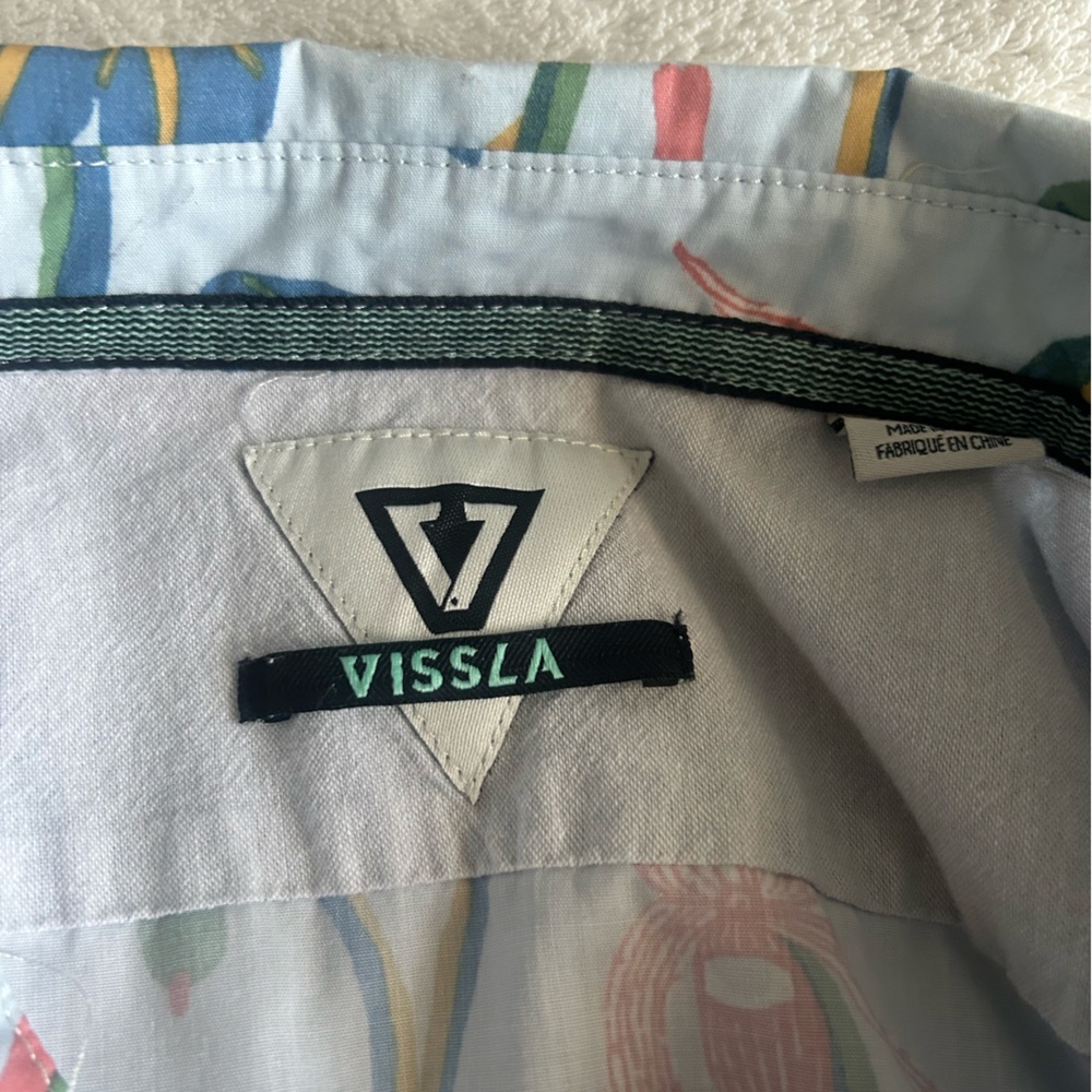 Button up - Picture 3 of 3